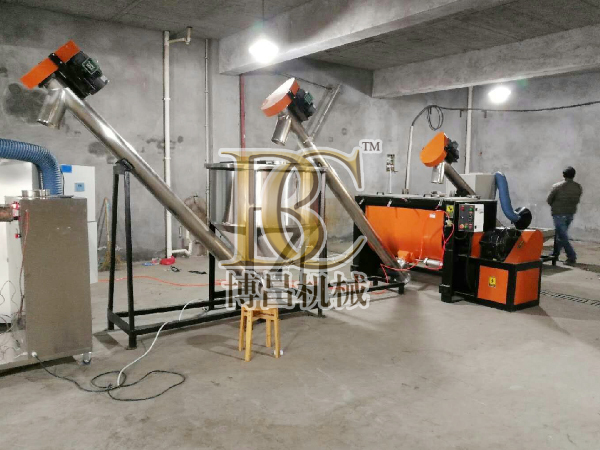 杭州沈小姐粉體攪拌機生產(chǎn)線安裝案例